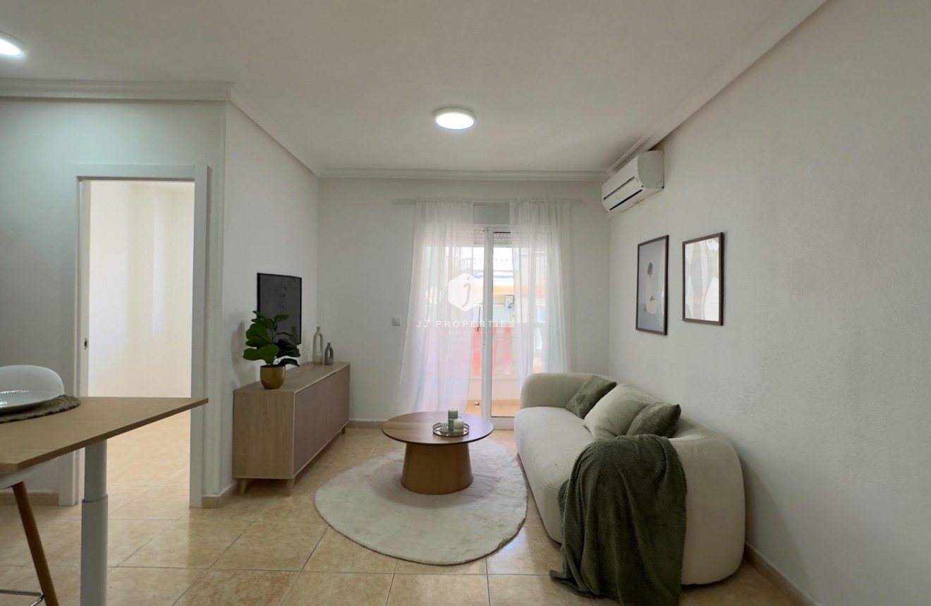 Tweedehands - Appartement / flat -
Torrevieja - Centro