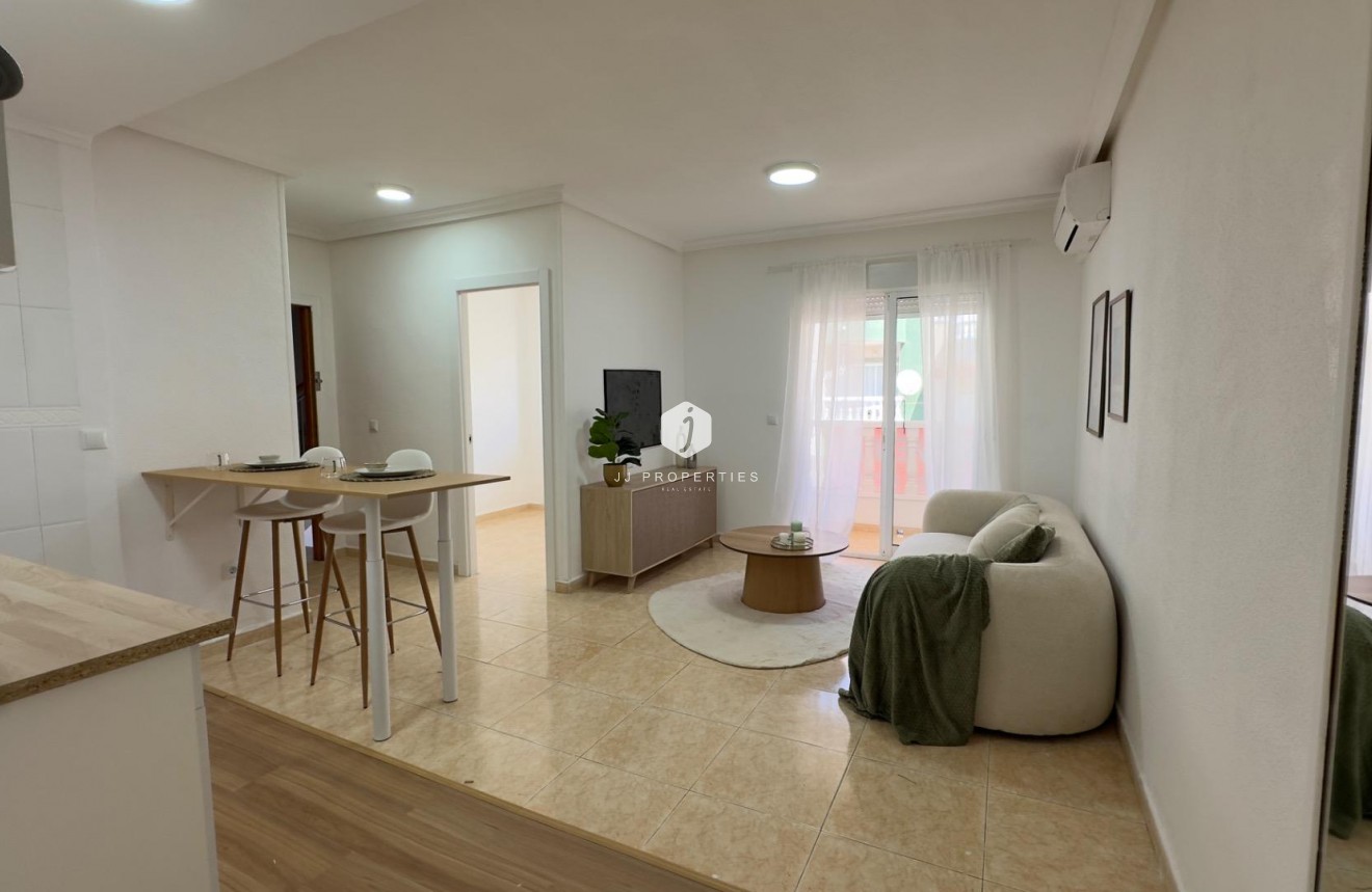Tweedehands - Appartement / flat -
Torrevieja - Centro