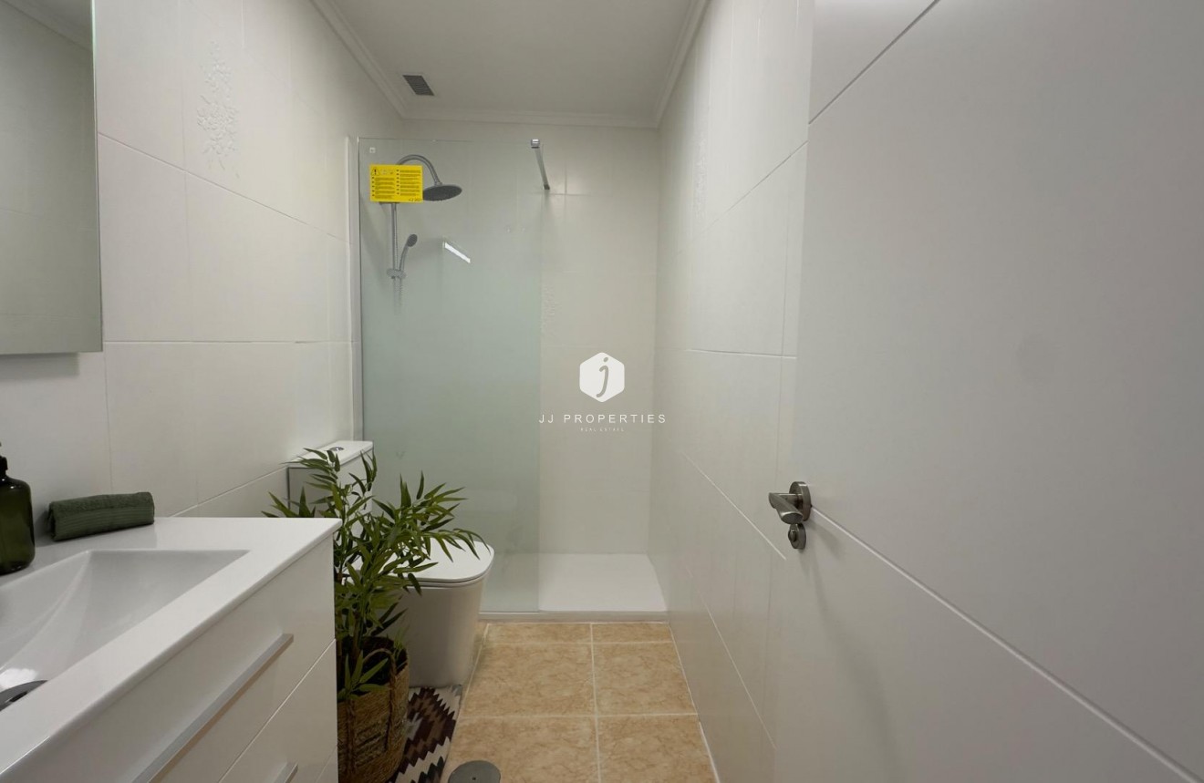 Tweedehands - Appartement / flat -
Torrevieja - Centro