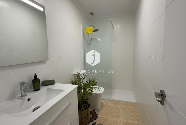 Tweedehands - Appartement / flat -
Torrevieja - Centro