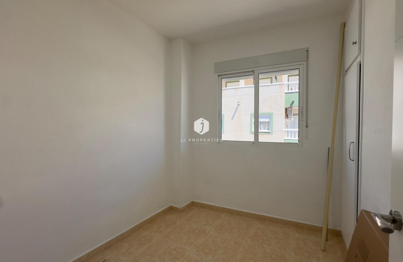 Tweedehands - Appartement / flat -
Torrevieja - Centro