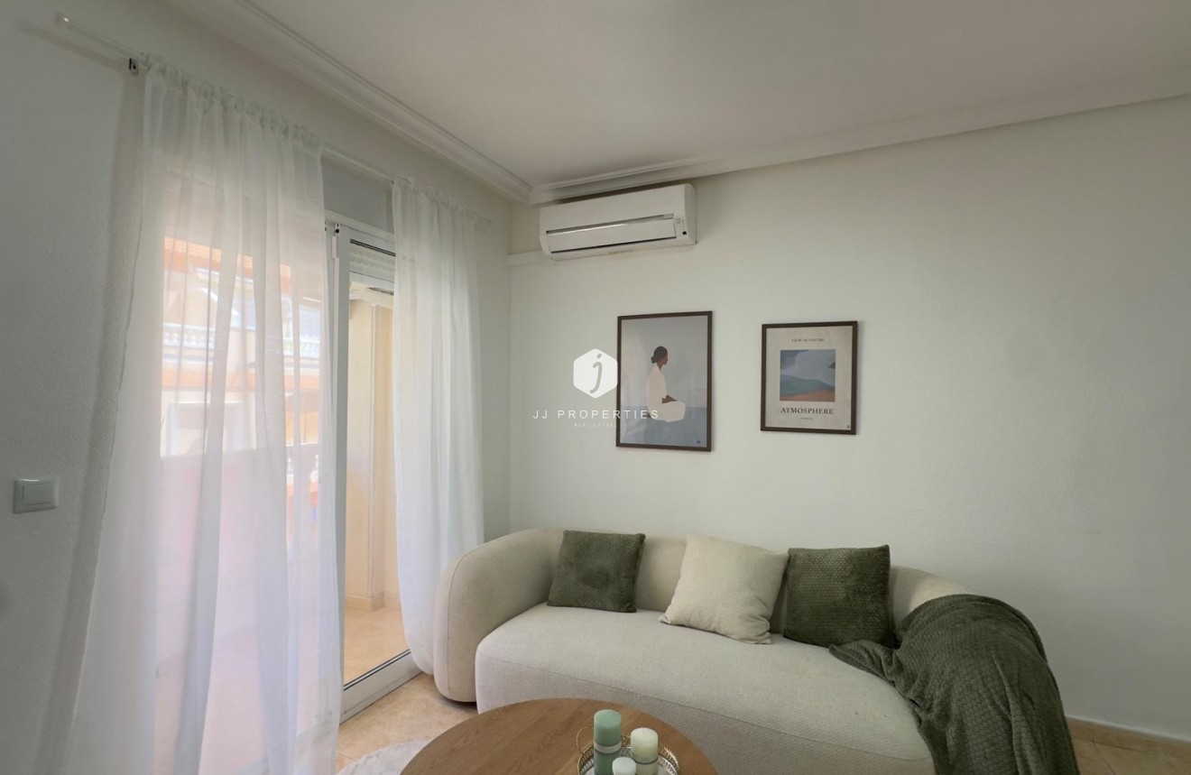 Tweedehands - Appartement / flat -
Torrevieja - Centro