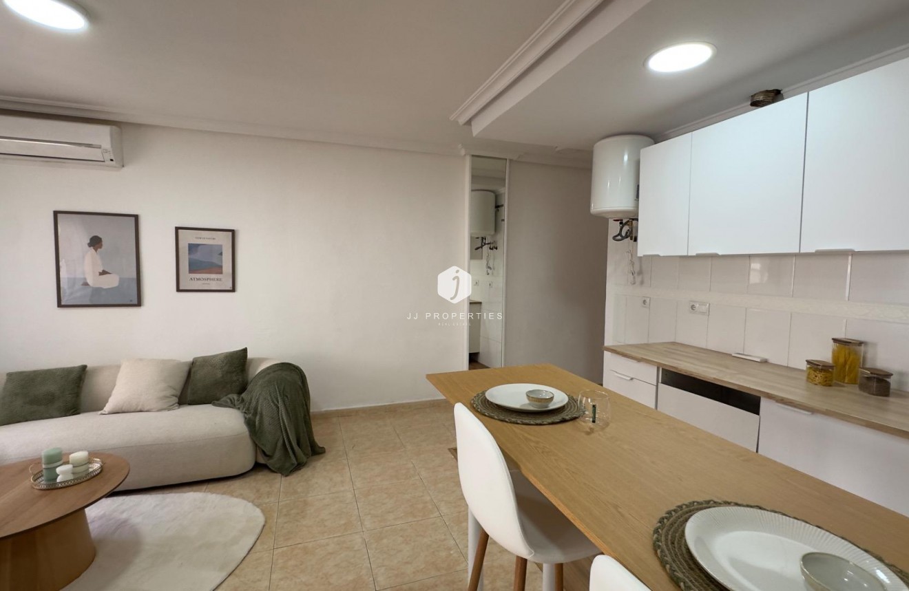 Tweedehands - Appartement / flat -
Torrevieja - Centro