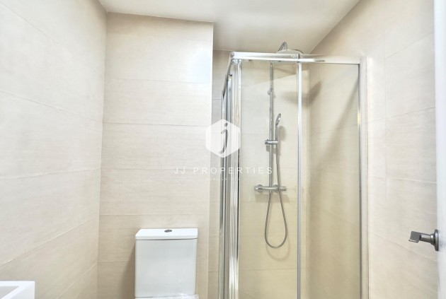 Aus zweiter Hand - Wohnung -
Torrevieja - Estacion de autobuses
