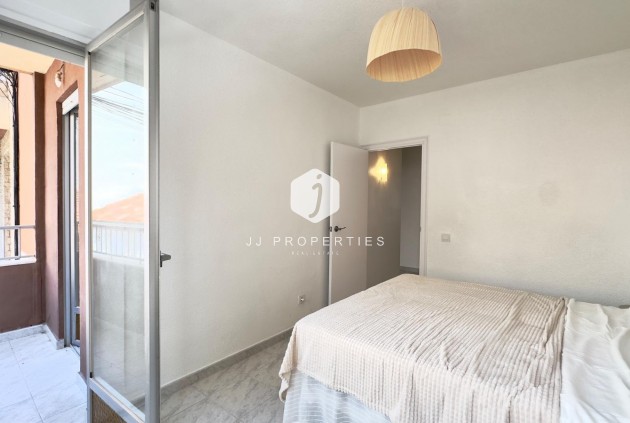 Aus zweiter Hand - Wohnung -
Torrevieja - Estacion de autobuses