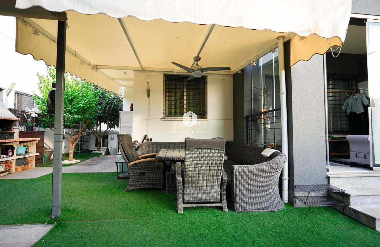D'occasion - Chalet -
Torrevieja - aguas nuevas