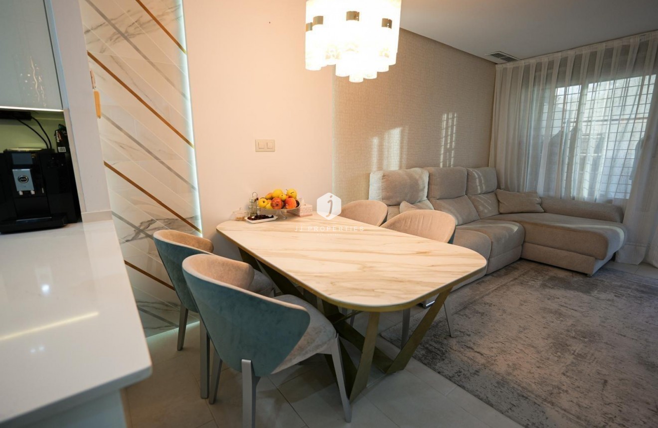 D'occasion - Chalet -
Torrevieja - aguas nuevas