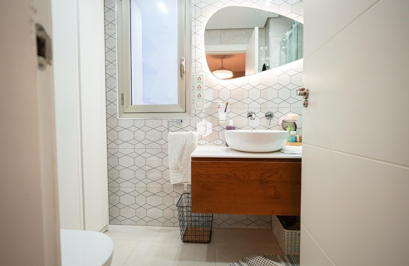 D'occasion - Chalet -
Torrevieja - aguas nuevas