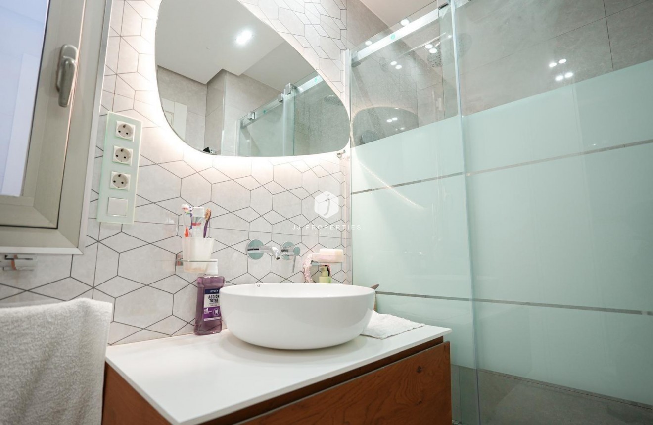 D'occasion - Chalet -
Torrevieja - aguas nuevas
