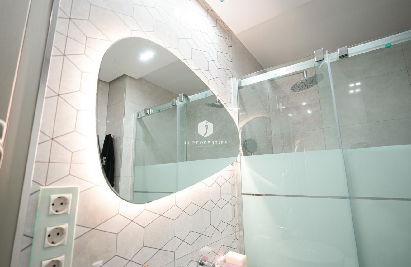 D'occasion - Chalet -
Torrevieja - aguas nuevas