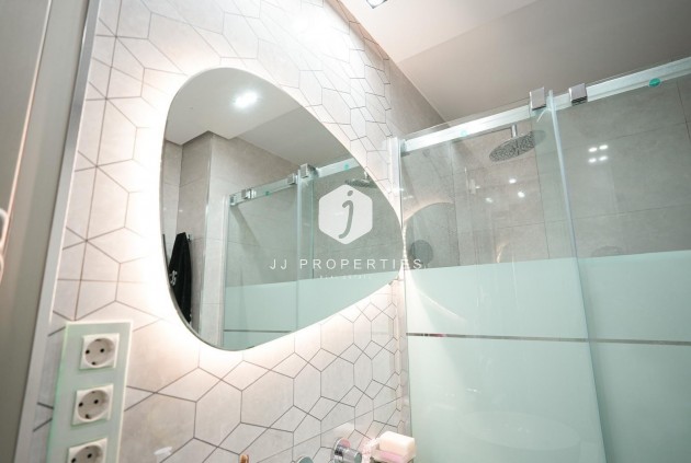 D'occasion - Chalet -
Torrevieja - aguas nuevas