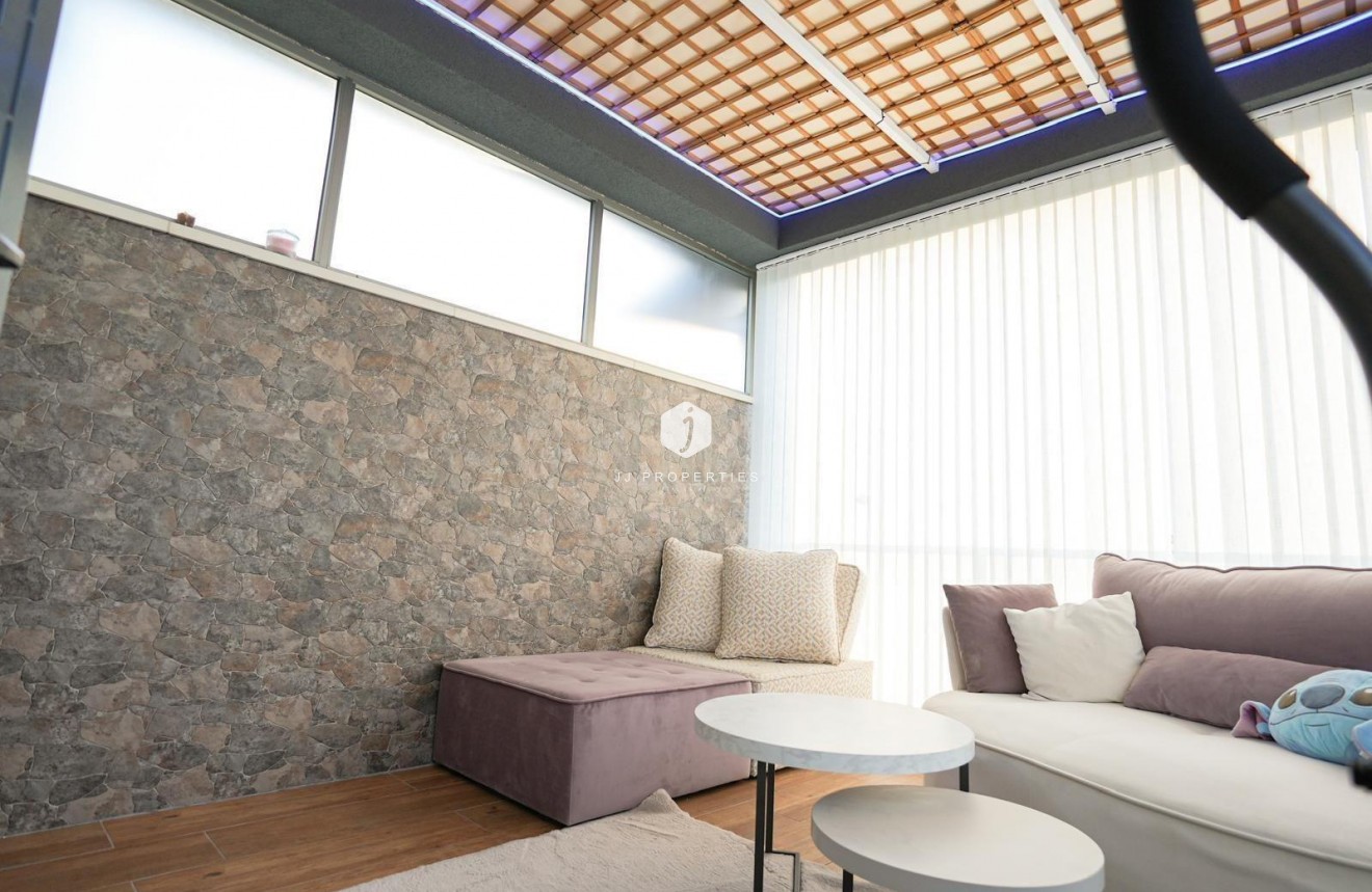 D'occasion - Chalet -
Torrevieja - aguas nuevas