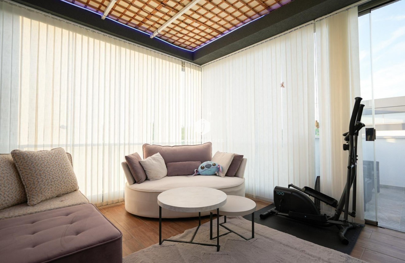 D'occasion - Chalet -
Torrevieja - aguas nuevas