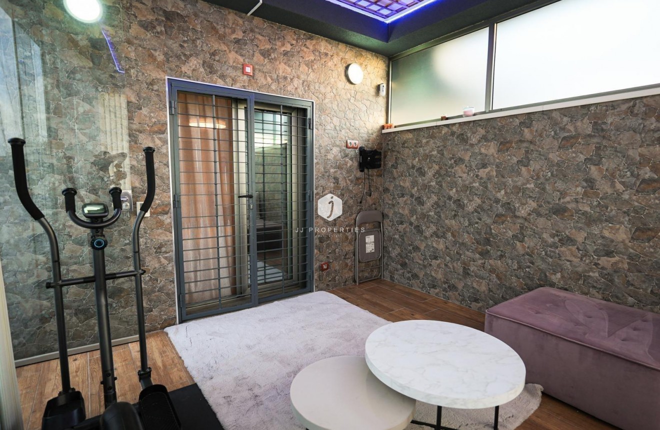 D'occasion - Chalet -
Torrevieja - aguas nuevas