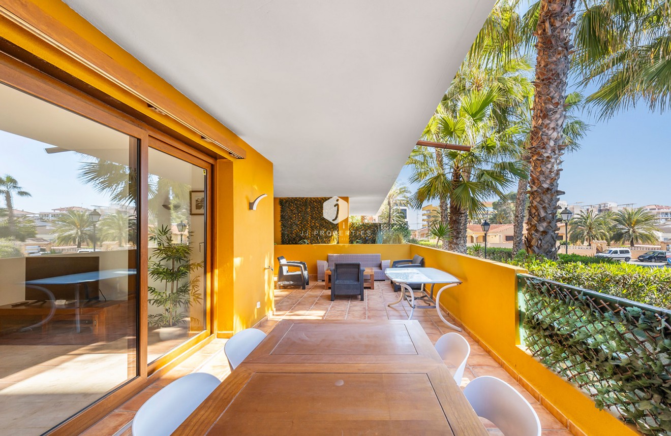 Resale - Apartment / flat -
Torrevieja - Costa Blanca