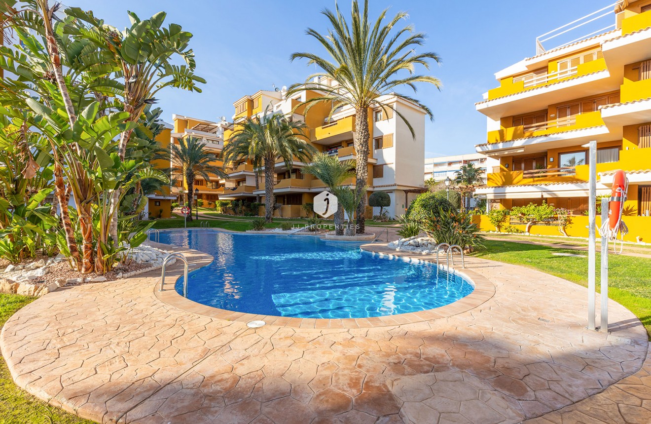 Resale - Apartment / flat -
Torrevieja - Costa Blanca
