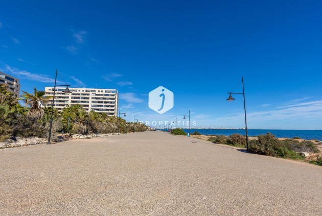 Resale - Apartment / flat -
Torrevieja - Costa Blanca