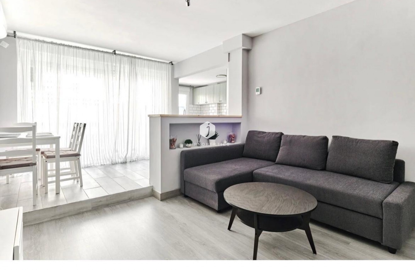 Tweedehands - Appartement / flat -
Torrevieja - Centro