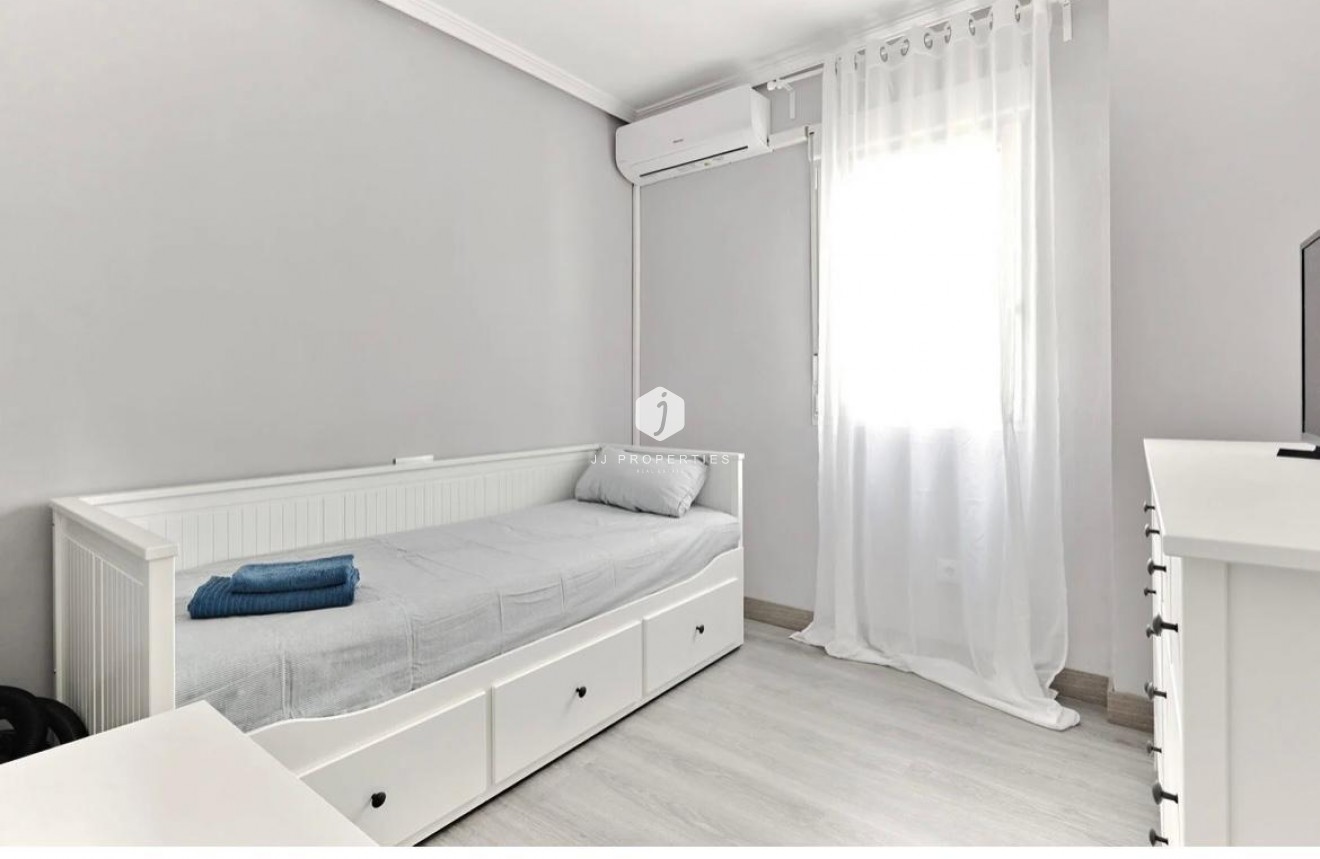 Tweedehands - Appartement / flat -
Torrevieja - Centro