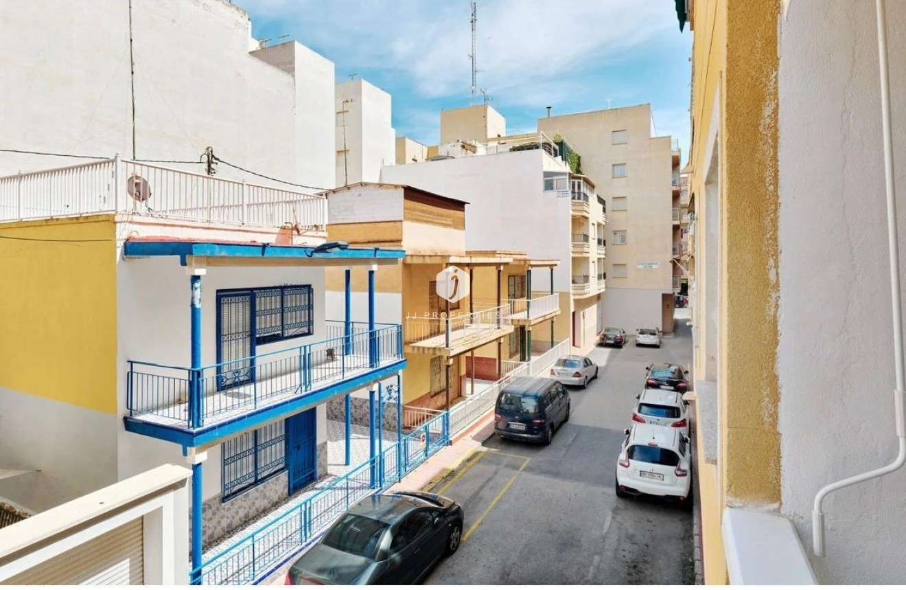 Tweedehands - Appartement / flat -
Torrevieja - Centro