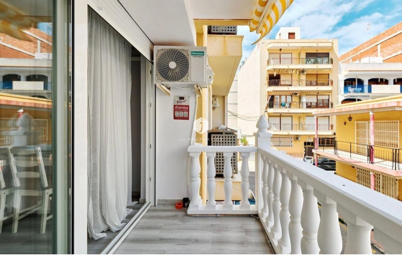 Tweedehands - Appartement / flat -
Torrevieja - Centro