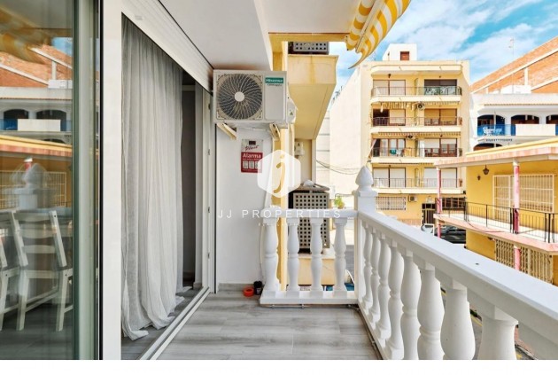 Tweedehands - Appartement / flat -
Torrevieja - Centro