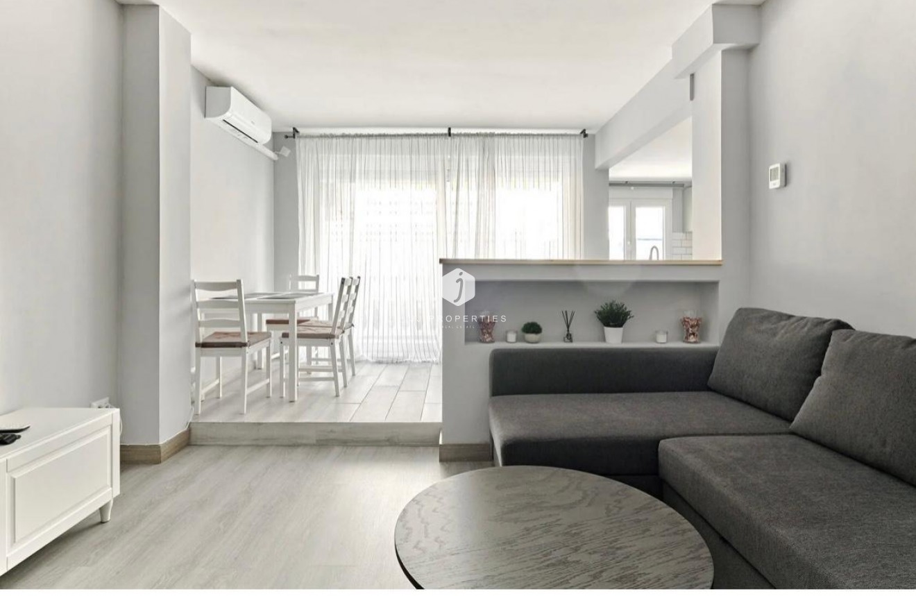 Tweedehands - Appartement / flat -
Torrevieja - Centro
