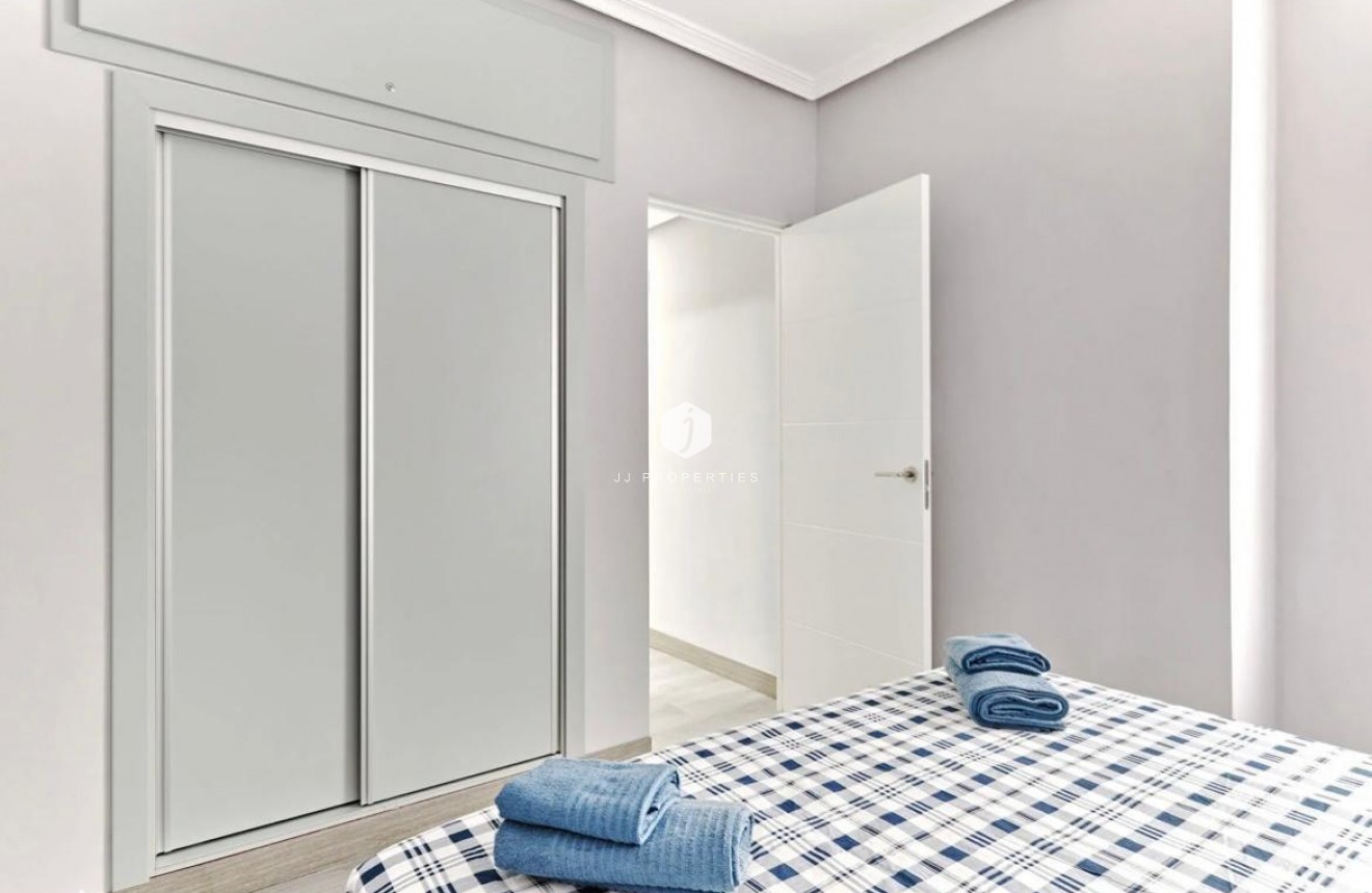 Tweedehands - Appartement / flat -
Torrevieja - Centro