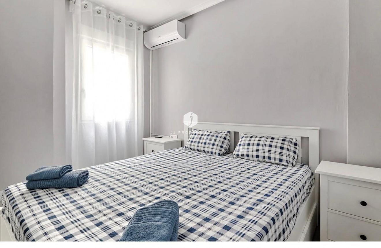 Tweedehands - Appartement / flat -
Torrevieja - Centro