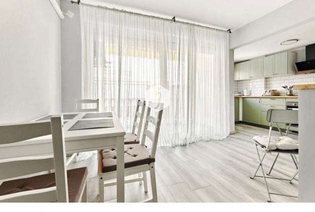 Tweedehands - Appartement / flat -
Torrevieja - Centro