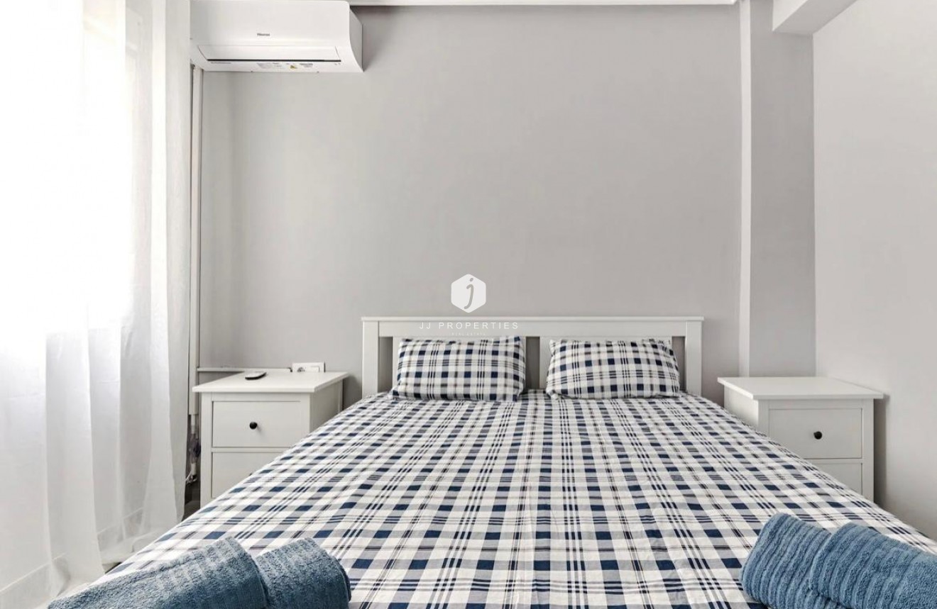 Tweedehands - Appartement / flat -
Torrevieja - Centro