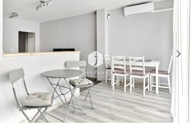 Tweedehands - Appartement / flat -
Torrevieja - Centro