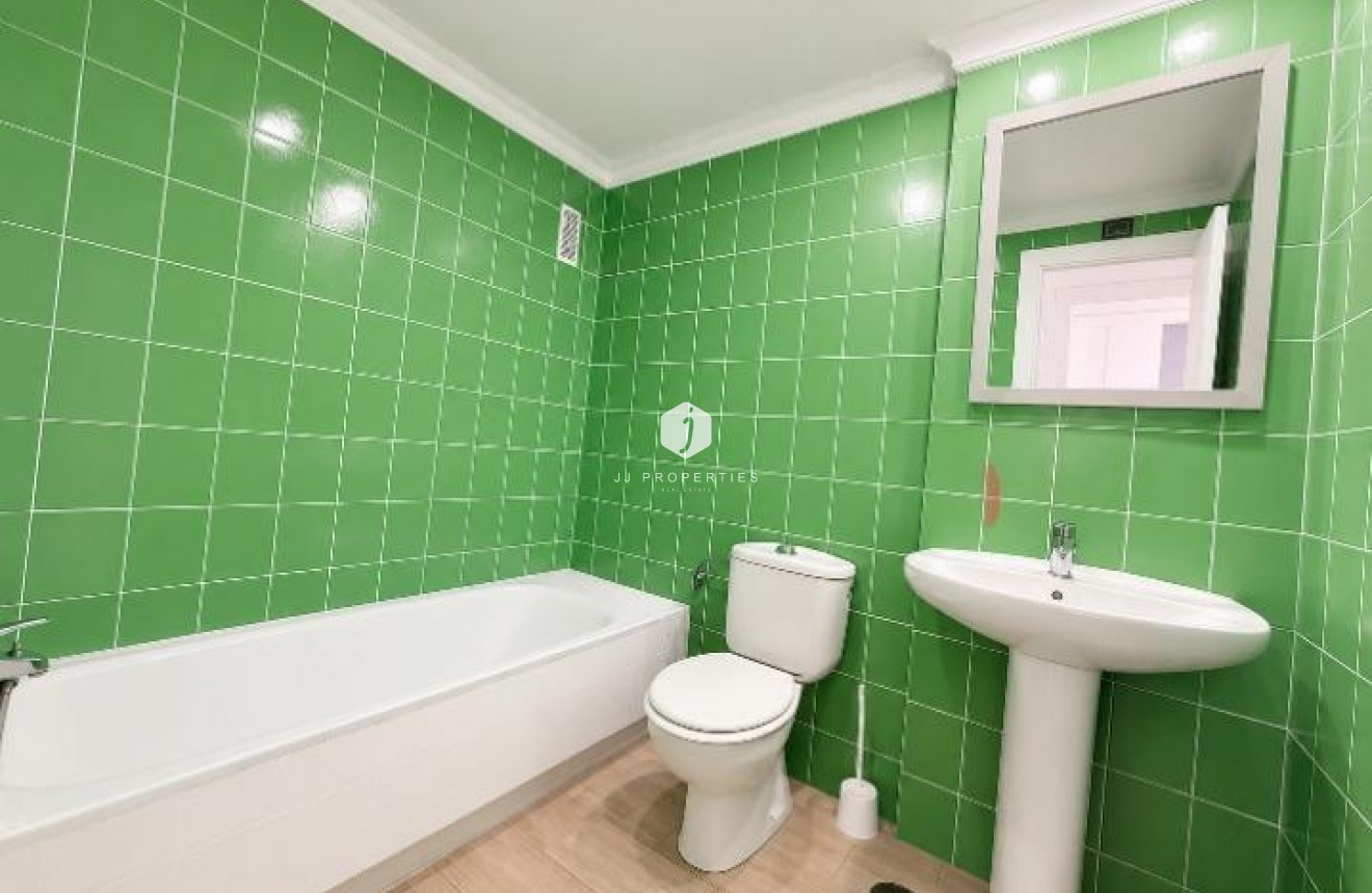 D'occasion - Appartement -
Torrevieja - Acequion