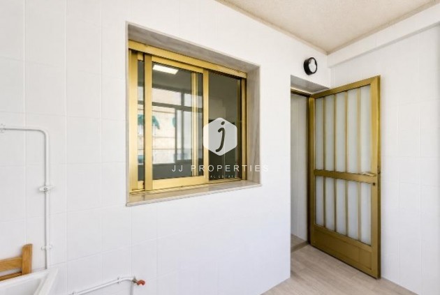 D'occasion - Appartement -
Torrevieja - Acequion