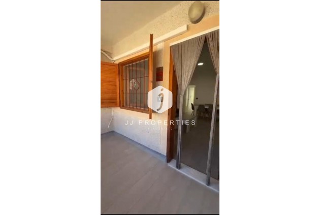 D'occasion - Appartement -
Torrevieja - Acequion