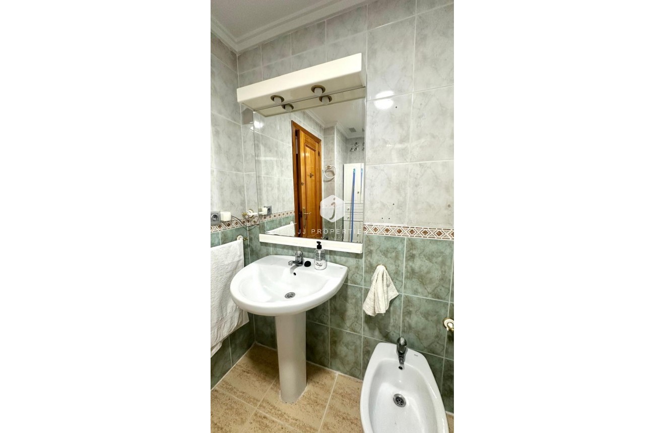 D'occasion - Appartement -
Torrevieja - Acequion