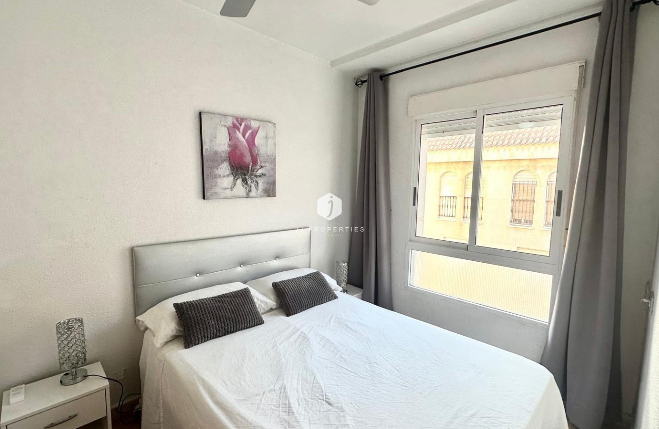 D'occasion - Appartement -
Torrevieja - Acequion