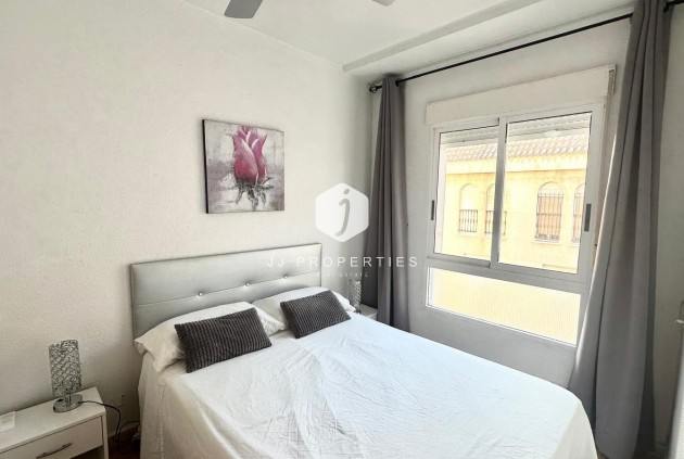 D'occasion - Appartement -
Torrevieja - Acequion