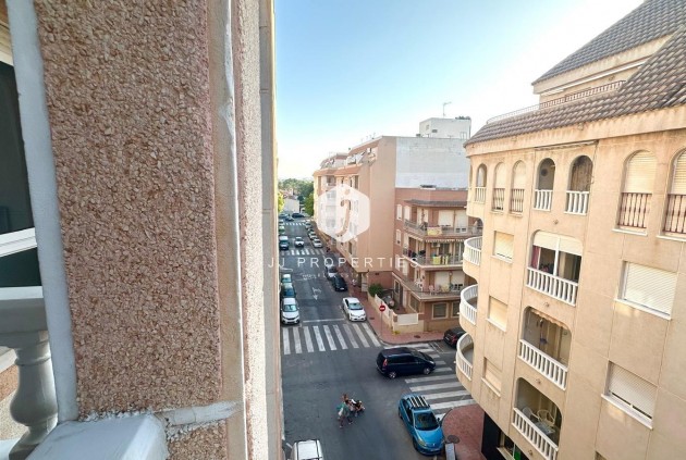 D'occasion - Appartement -
Torrevieja - Acequion