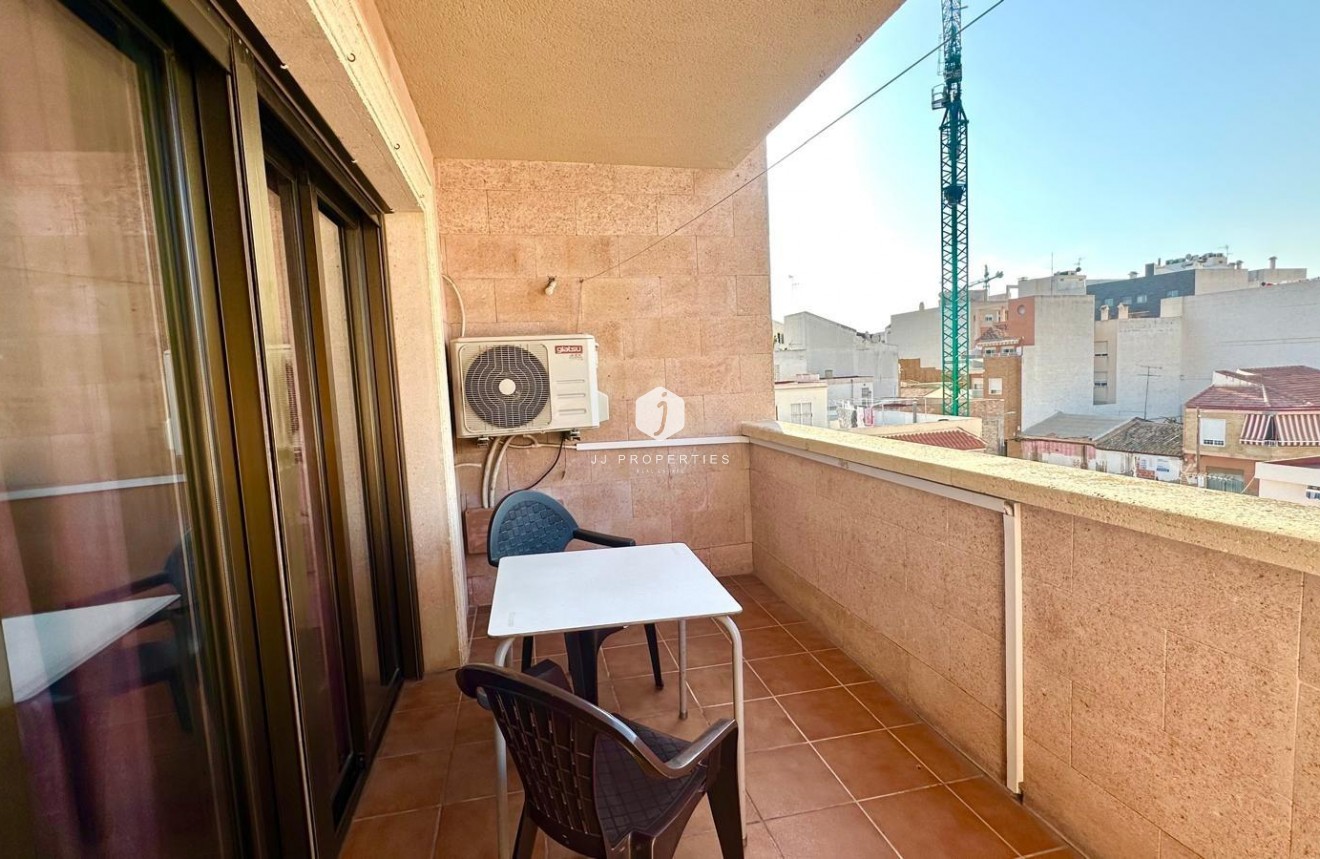 Z drugiej ręki - Mieszkanie w bloku -
Torrevieja