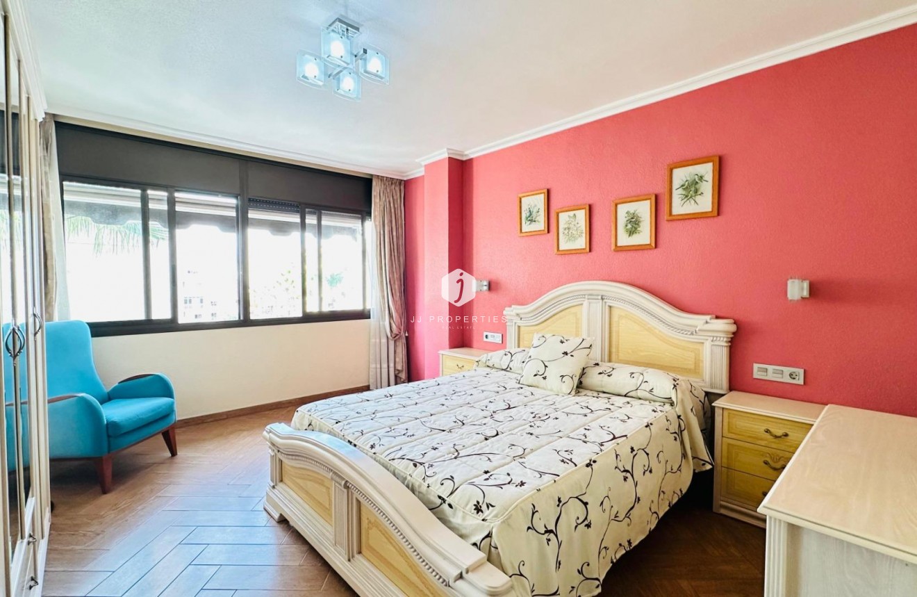 D'occasion - Appartement -
Torrevieja - Centro