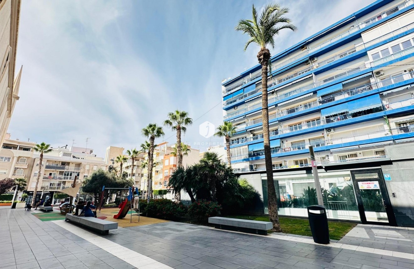D'occasion - Appartement -
Torrevieja - Centro