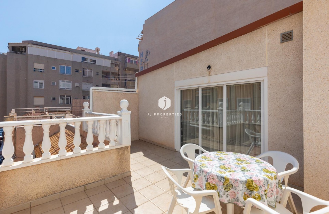 Resale - Bungalow -
Torrevieja - Centro