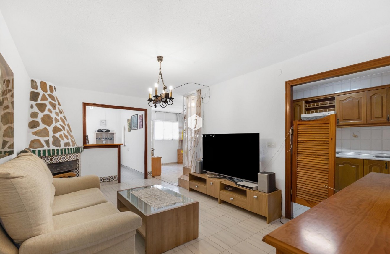 Resale - Bungalow -
Torrevieja - Centro