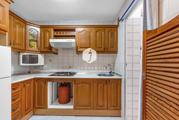 Resale - Bungalow -
Torrevieja - Centro
