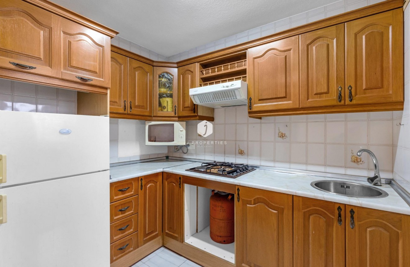 Resale - Bungalow -
Torrevieja - Centro