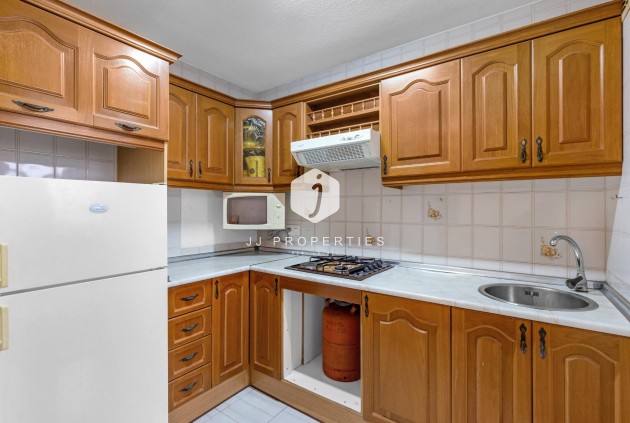 Resale - Bungalow -
Torrevieja - Centro