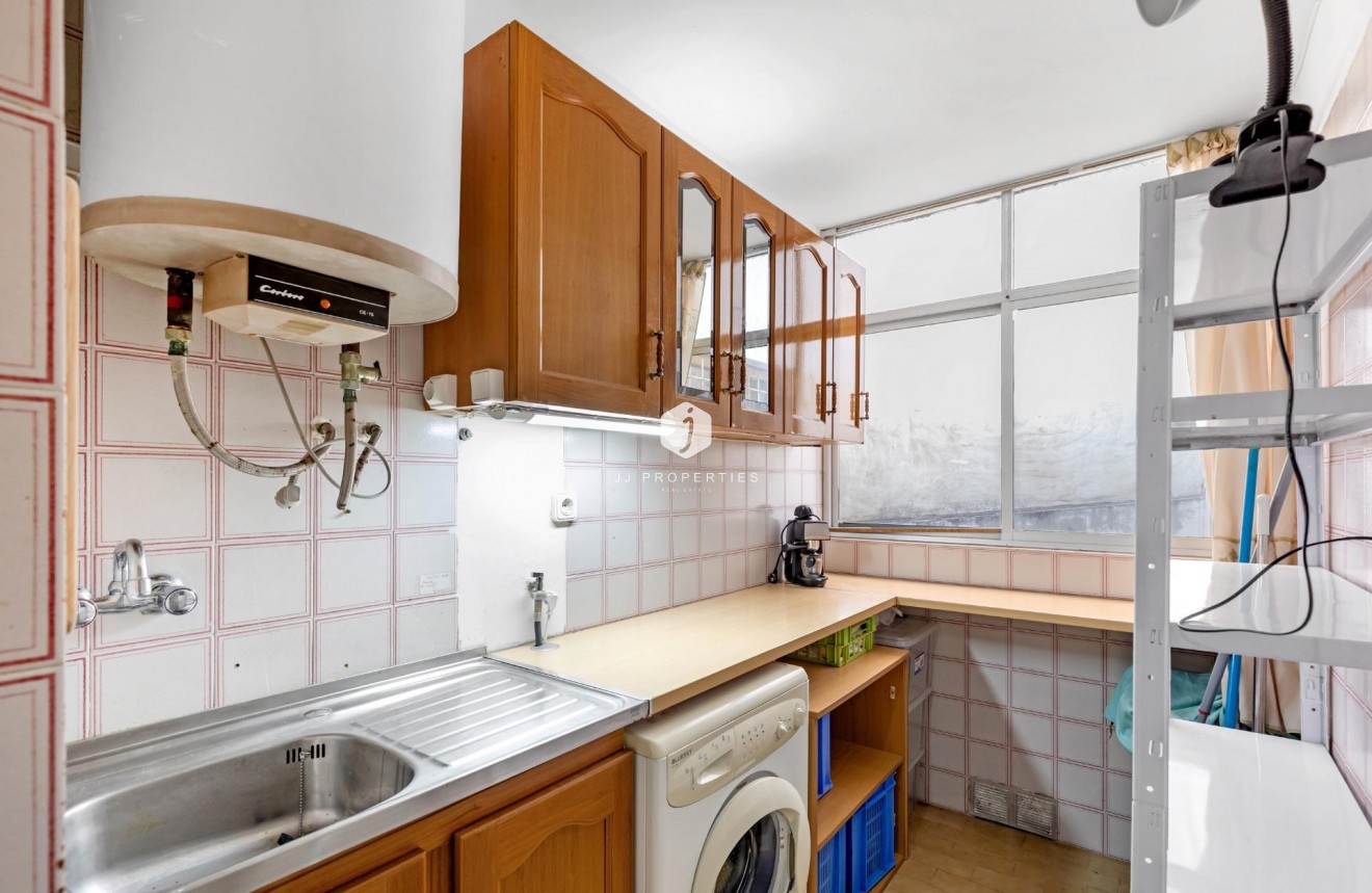 Resale - Bungalow -
Torrevieja - Centro