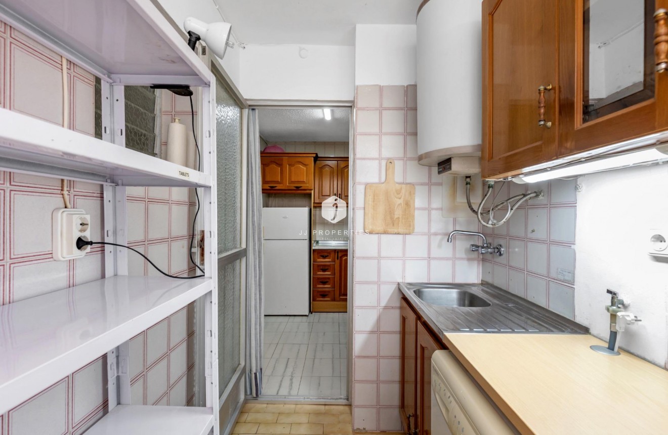 Resale - Bungalow -
Torrevieja - Centro