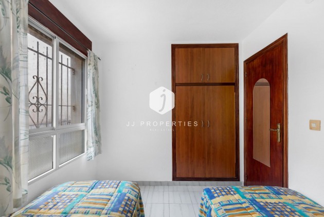 Resale - Bungalow -
Torrevieja - Centro